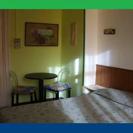 Alloggio in famiglia Santa Oliva *